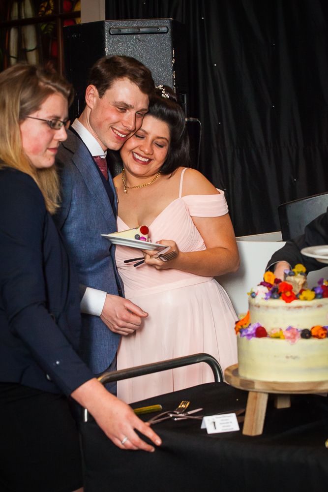 Missing alternative text