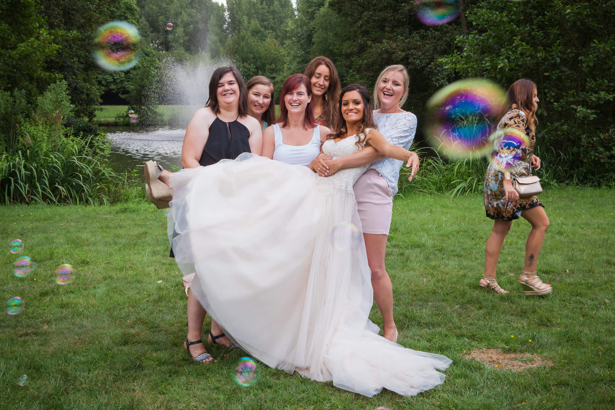 Missing alternative text