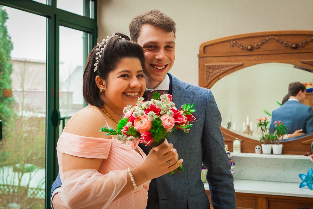 Missing alternative text