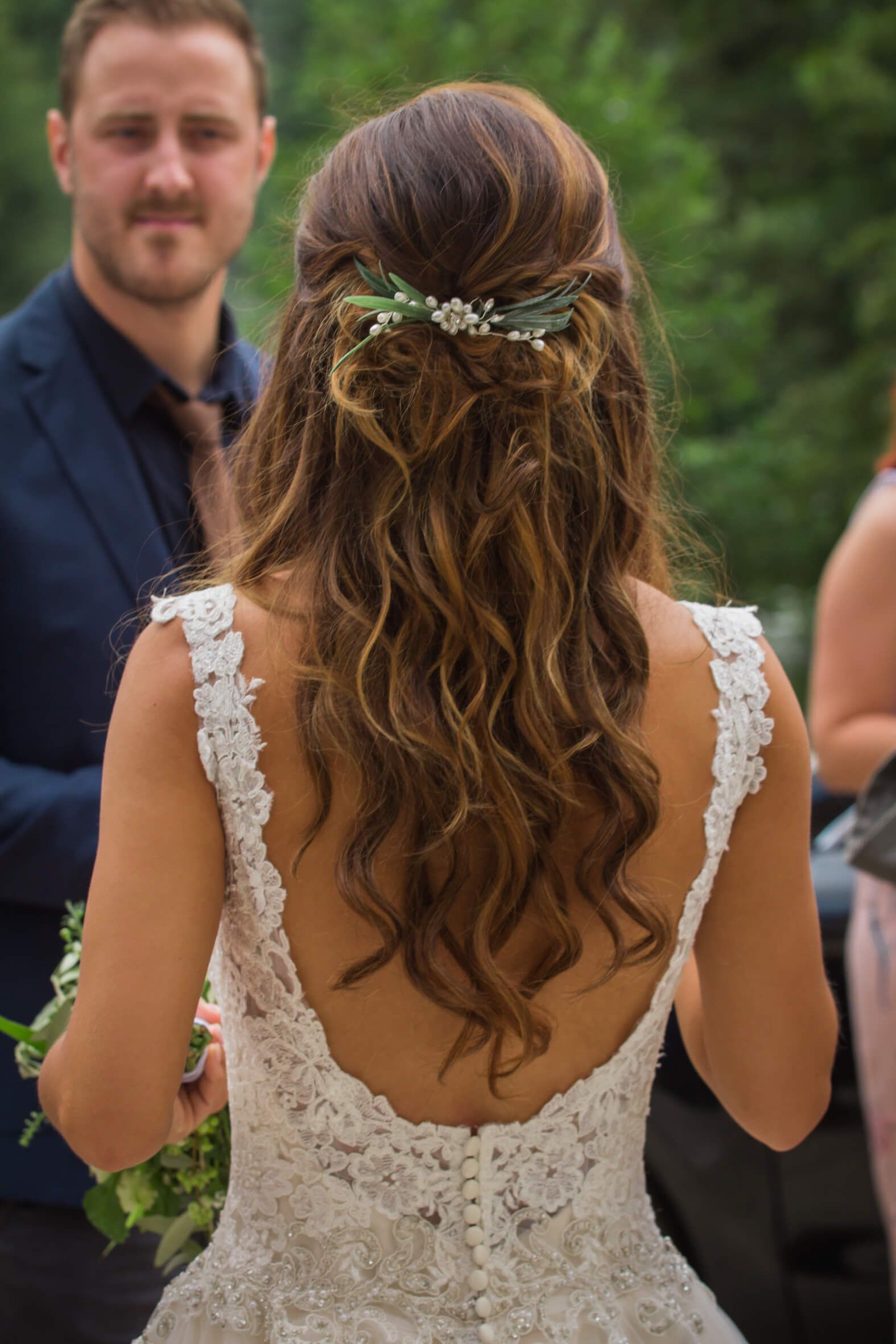 Missing alternative text