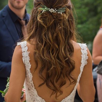 Missing alternative text