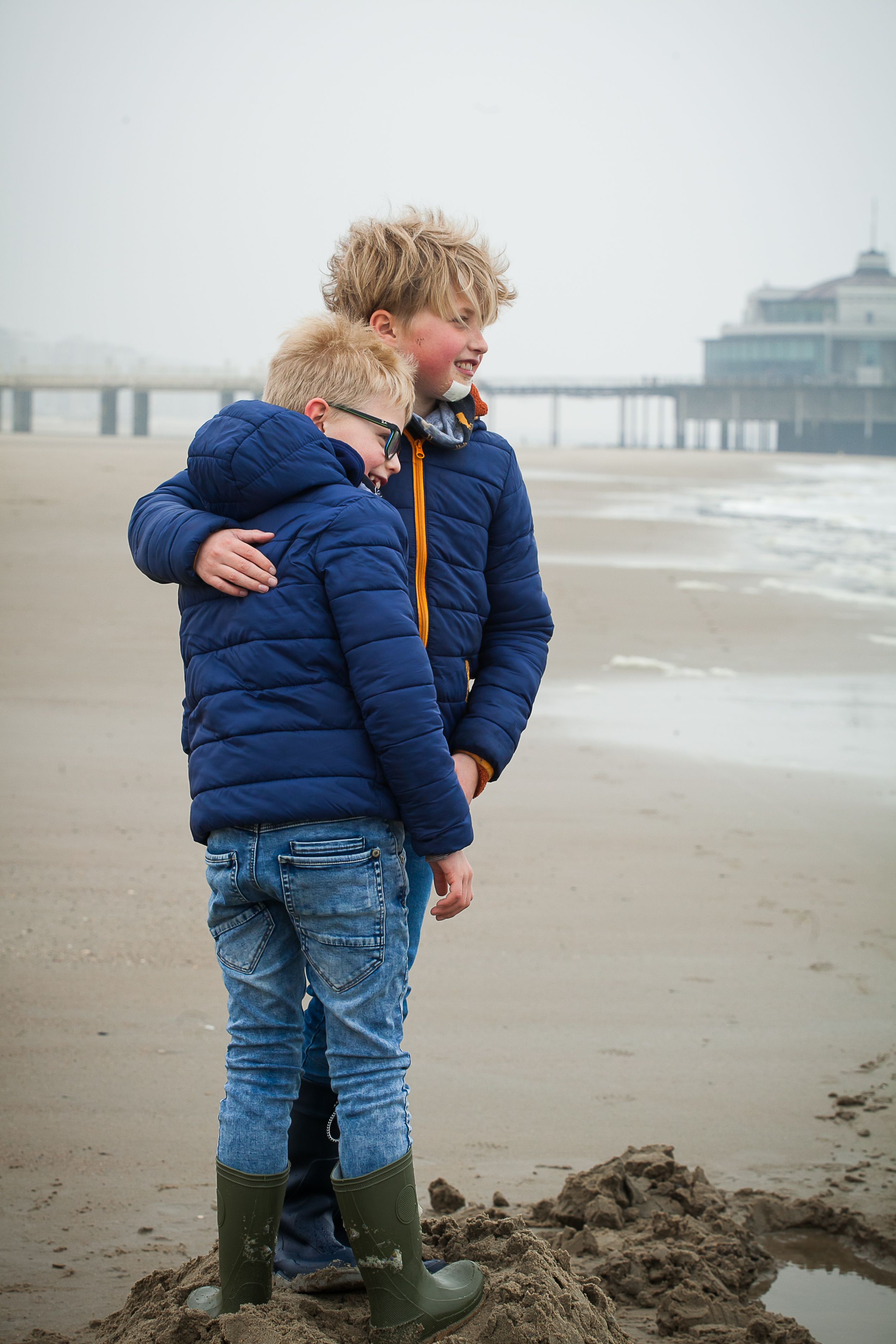 Missing alternative text