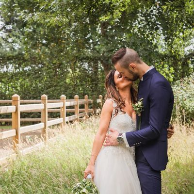 Missing alternative text