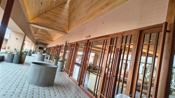 Restaurant Sound System: A Clubhouse in Two Zones