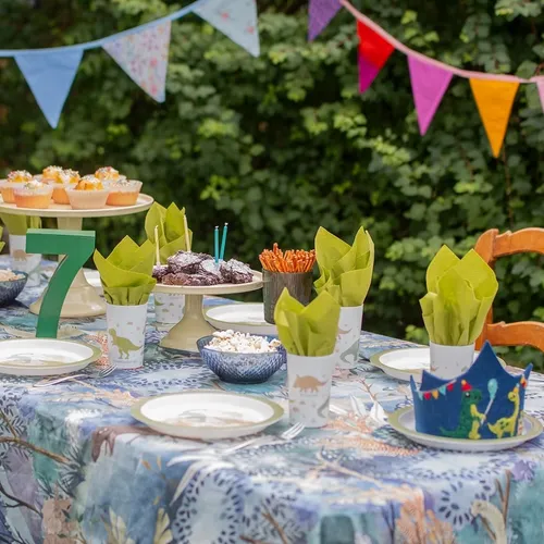 bilde av en bøtte med en grønn duk som ligger til vask