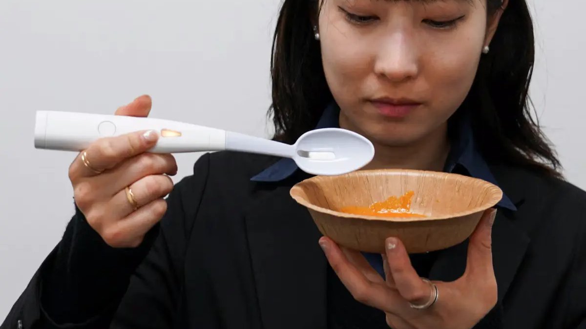 Posate elettriche: il cucchiaio di Kirin che fa percepire più sale senza aggiungerlo