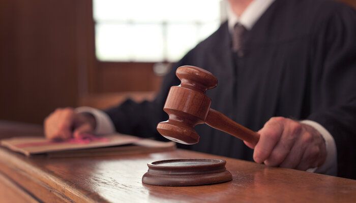 Can judges settle funding disputes between Congress and the President?