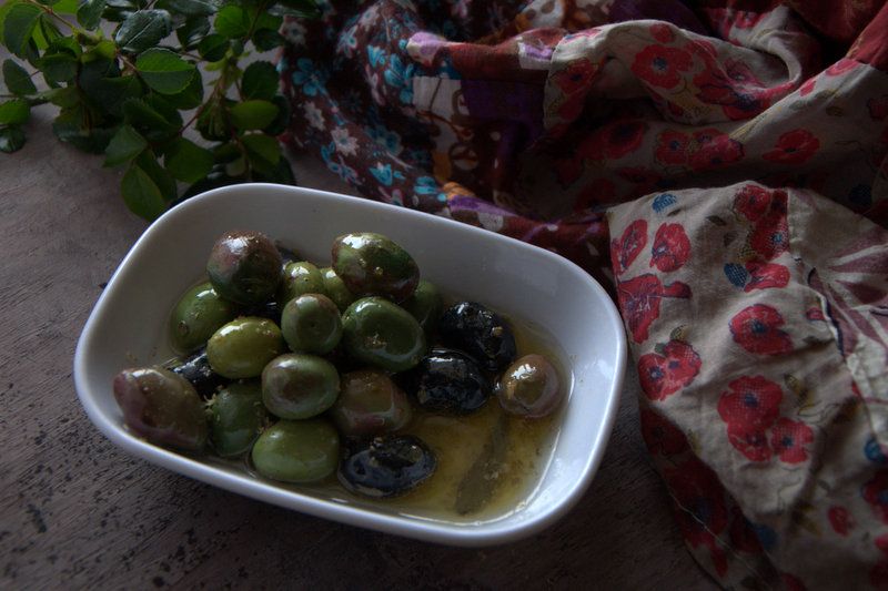 Zeytin — el yapımı yemek replikası