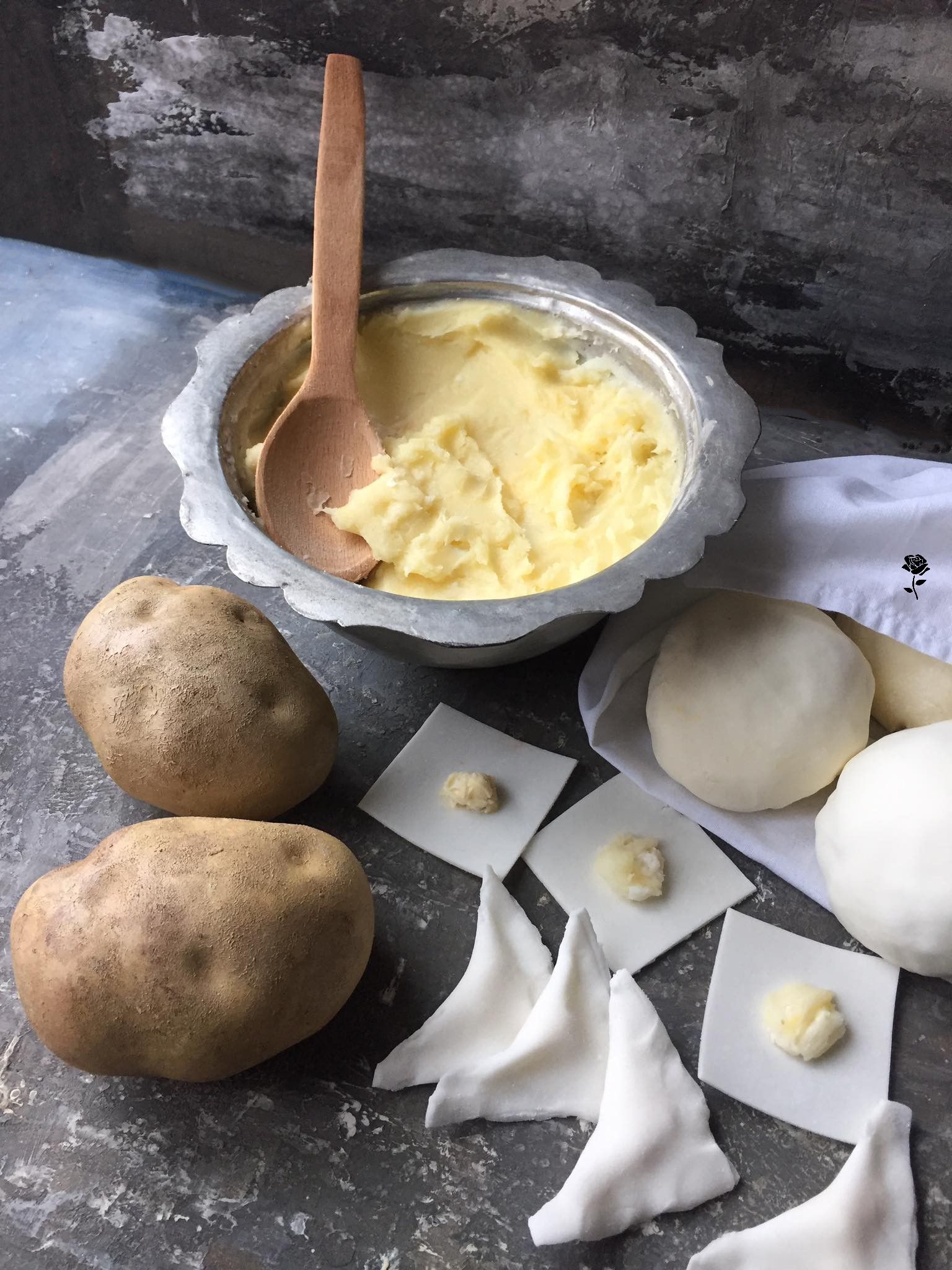 Mantı — el yapımı yemek replikası