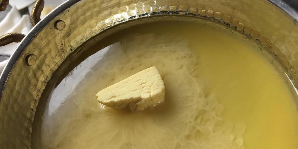 Erimiş tereyağı görünümü — Patatesli Hingel replikası