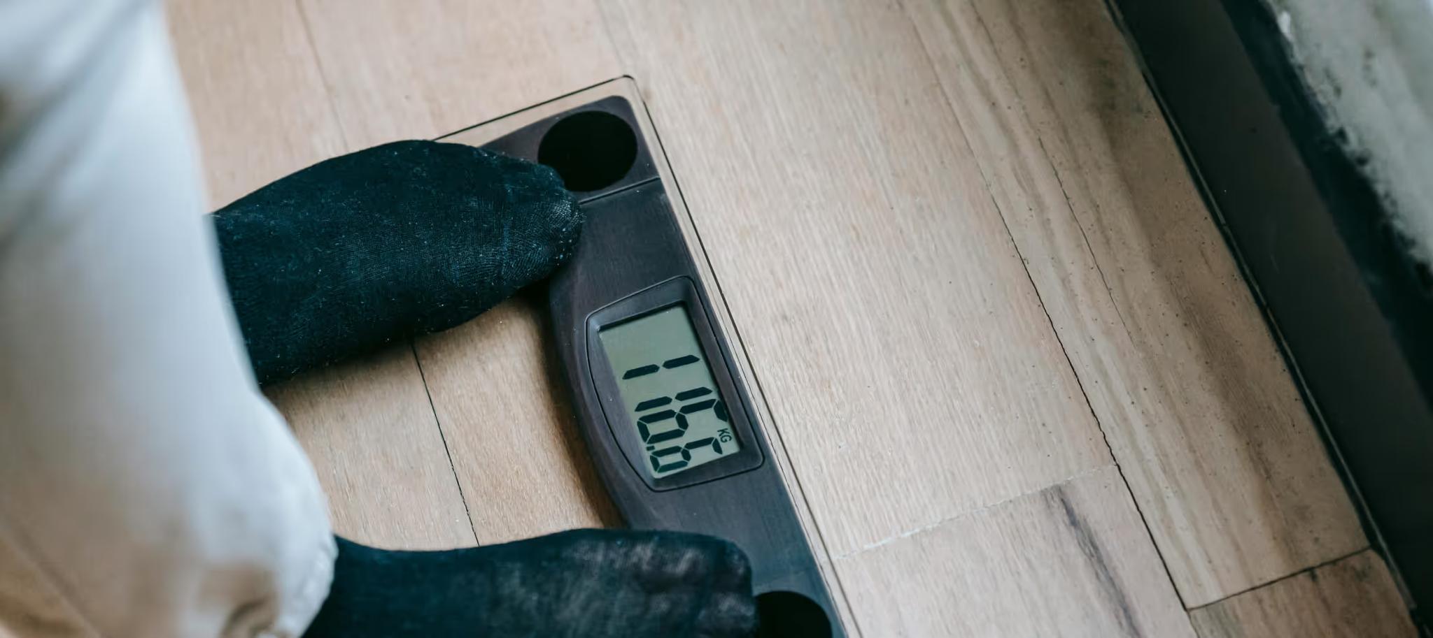 How Much Weight Can You Actually Lose on Semaglutide or Tirzepatide, and When?