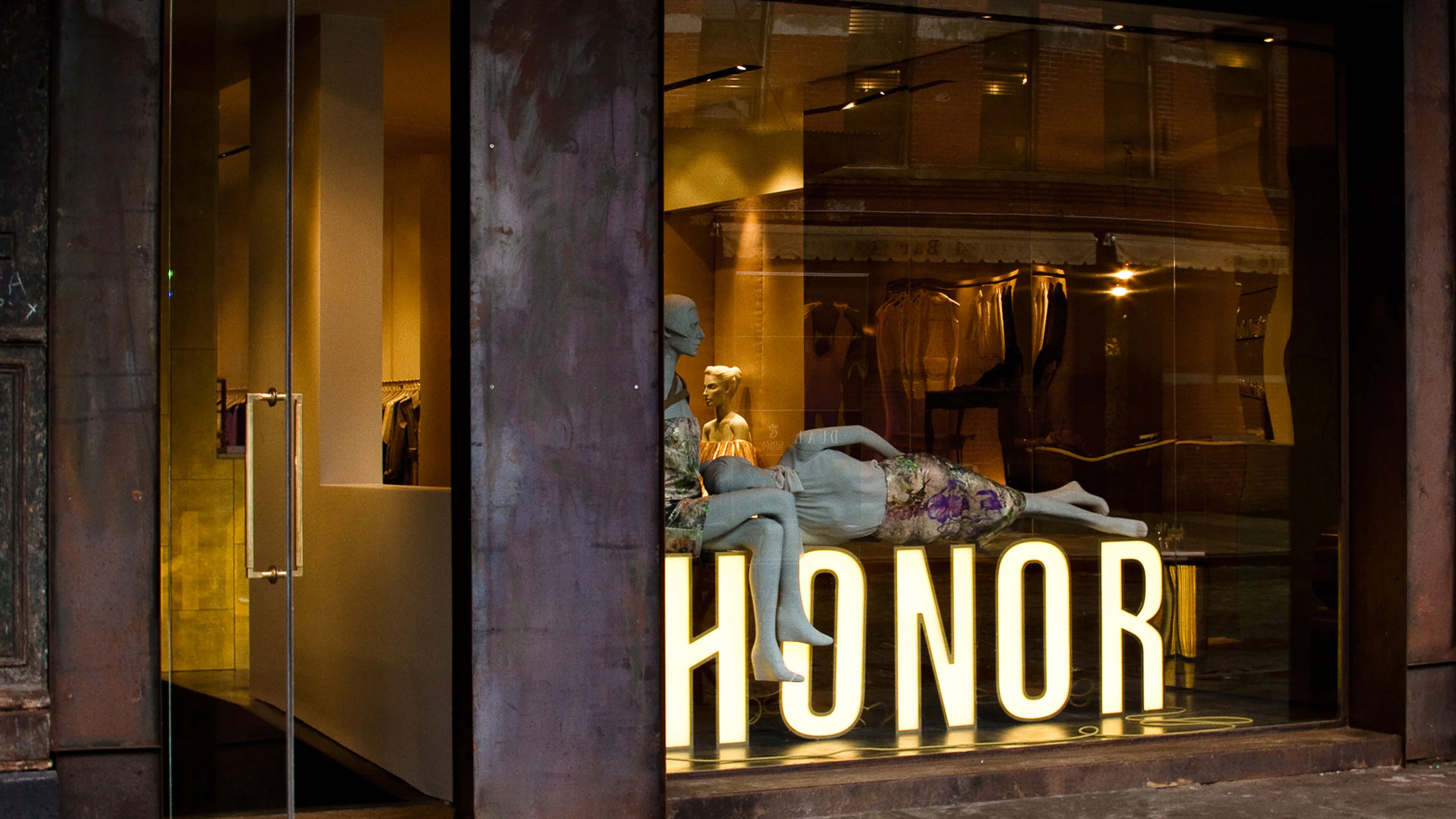 Honor storefront featuring logo designed by RoAndCo