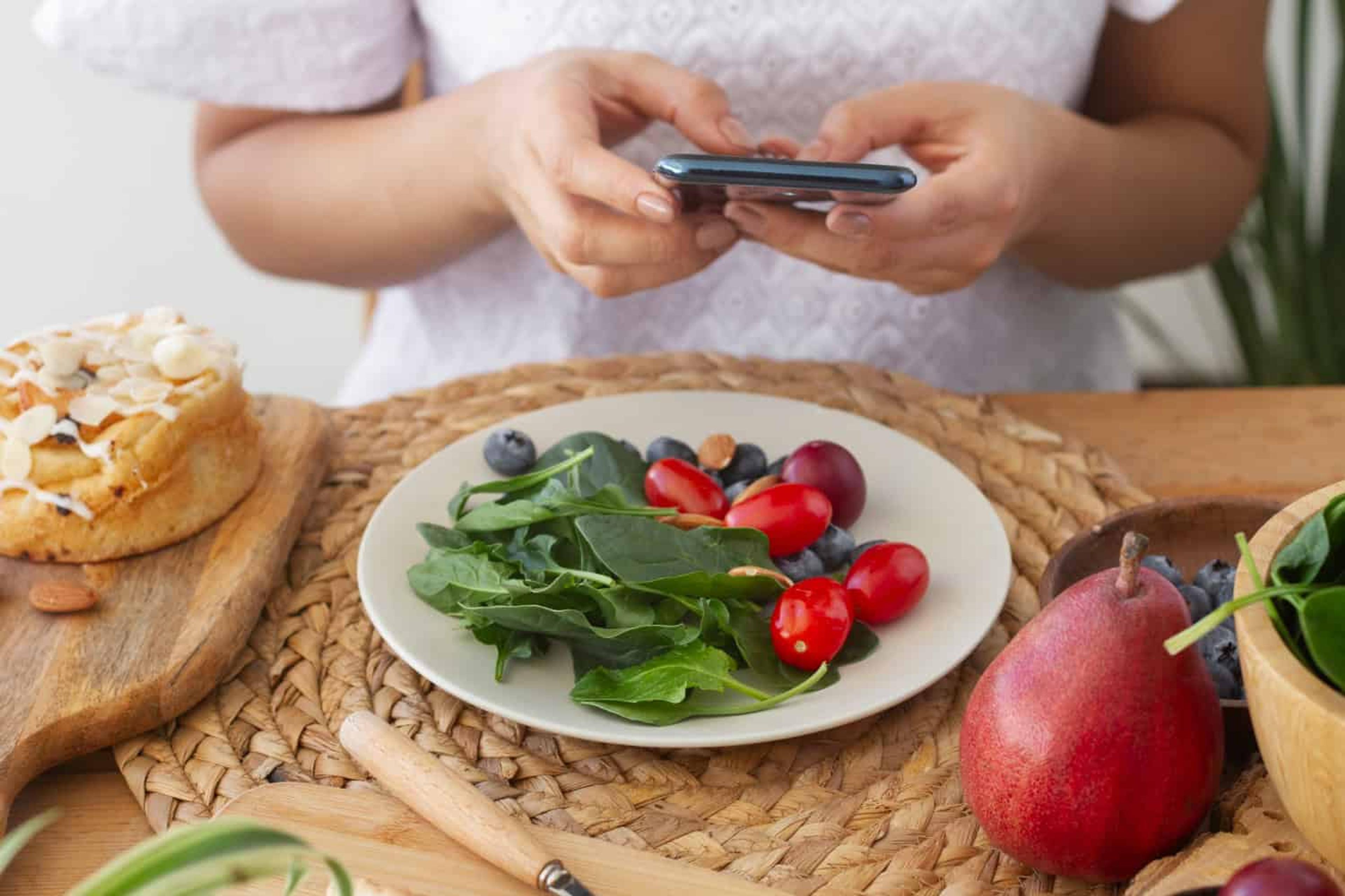 Dieta przy insulinooporności – co jeść, a czego unikać? Praktyczny poradnik