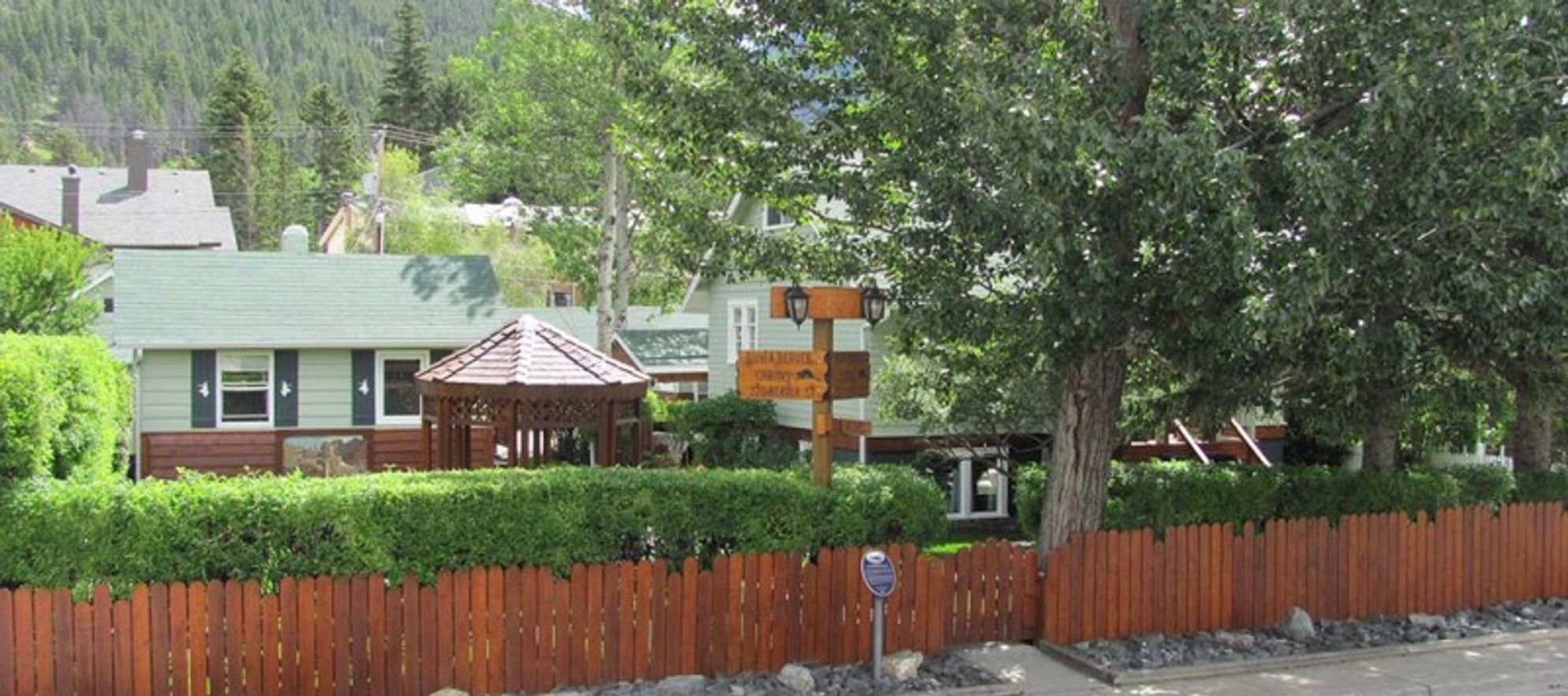 Banff Beaver Cabins