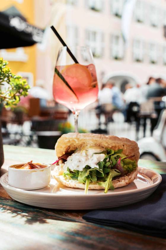 Klassische Drinks und Aperitif im Das Glockenspiel Kitzbühel