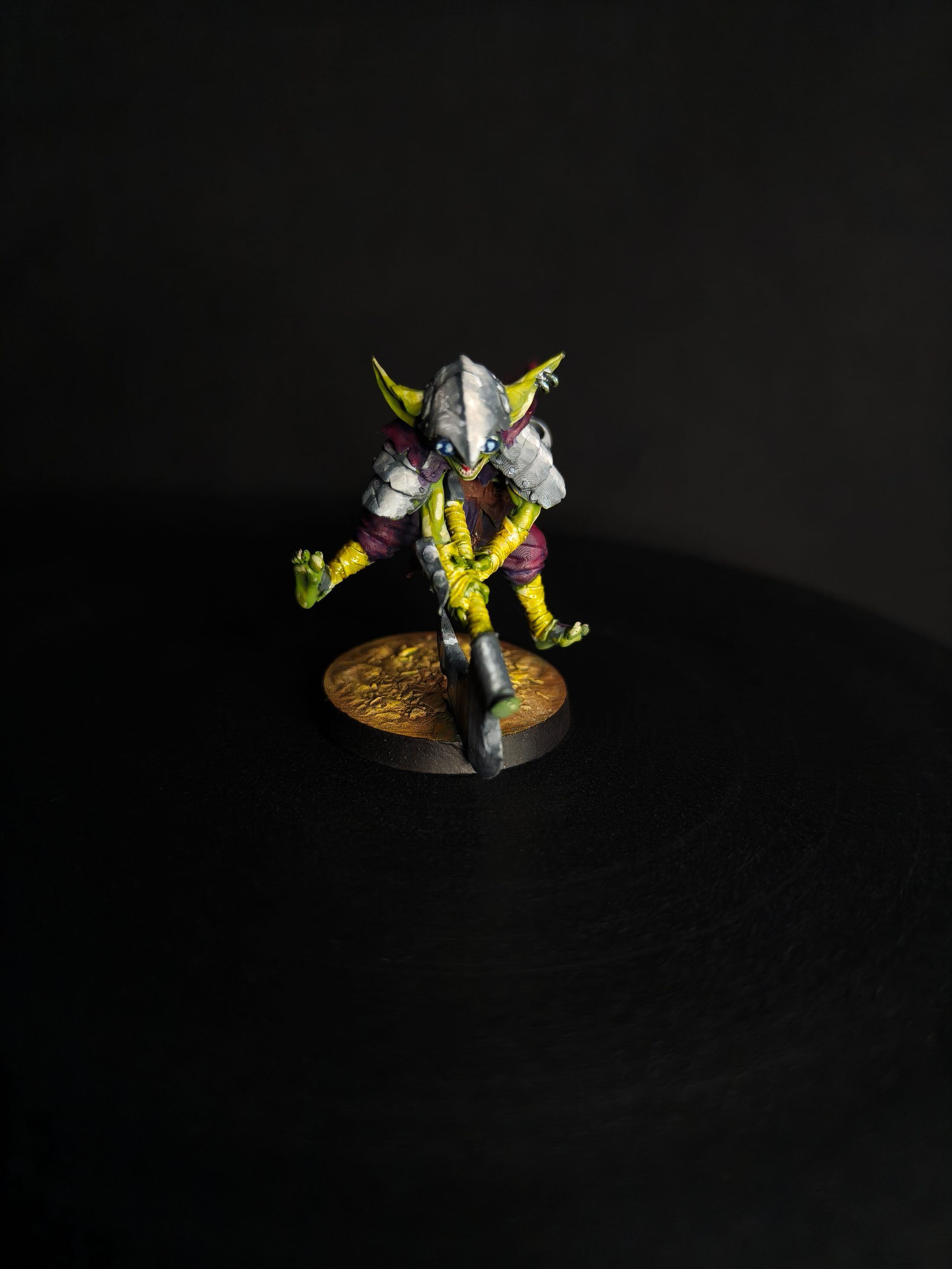 Crooked Goblin - Grinning Blade
