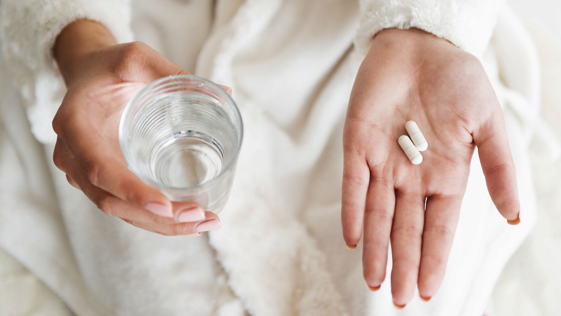 Featured image for Lyrica (pregabalin) addiction and dependence: symptoms, side effects, and treatment