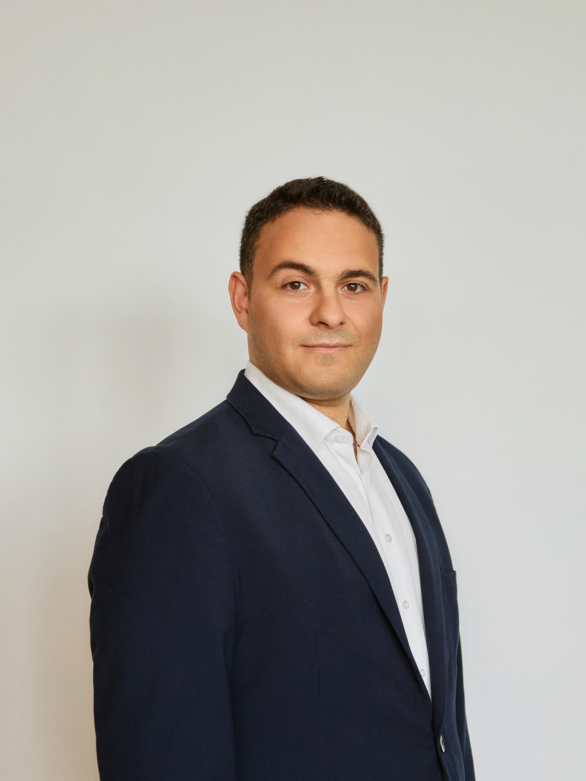 Dr. med. Amyad Raduan - Specialist in Precision and Longevity Medicine