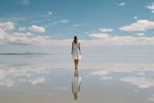 Featured image for ANOREXIE NERVEUSE: LA ROSE BRISÉE - Écrit par le Dr. med. Christina de Almeida dos Santos, Psychiatre