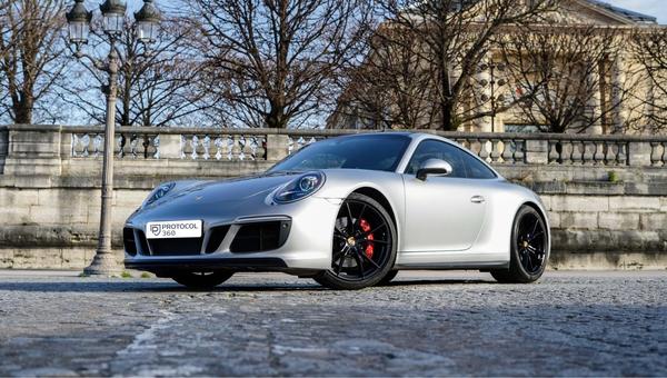 PORSCHE 911 4 GTS