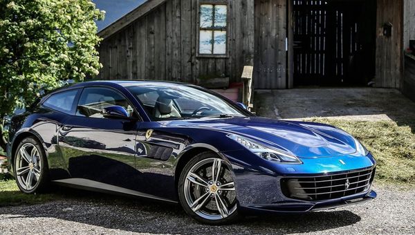 FERRARI GTC4 LUSSO