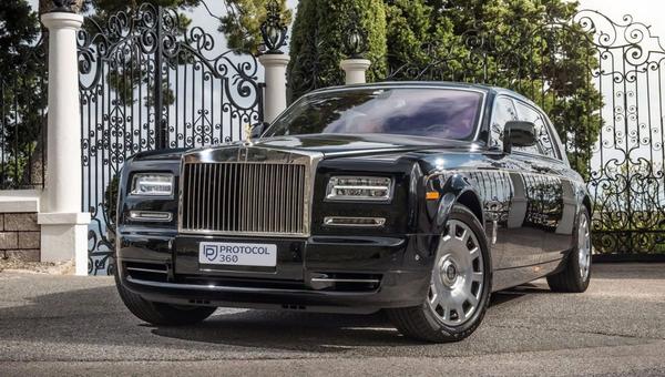 ROLLS-ROYCE  PHANTOM