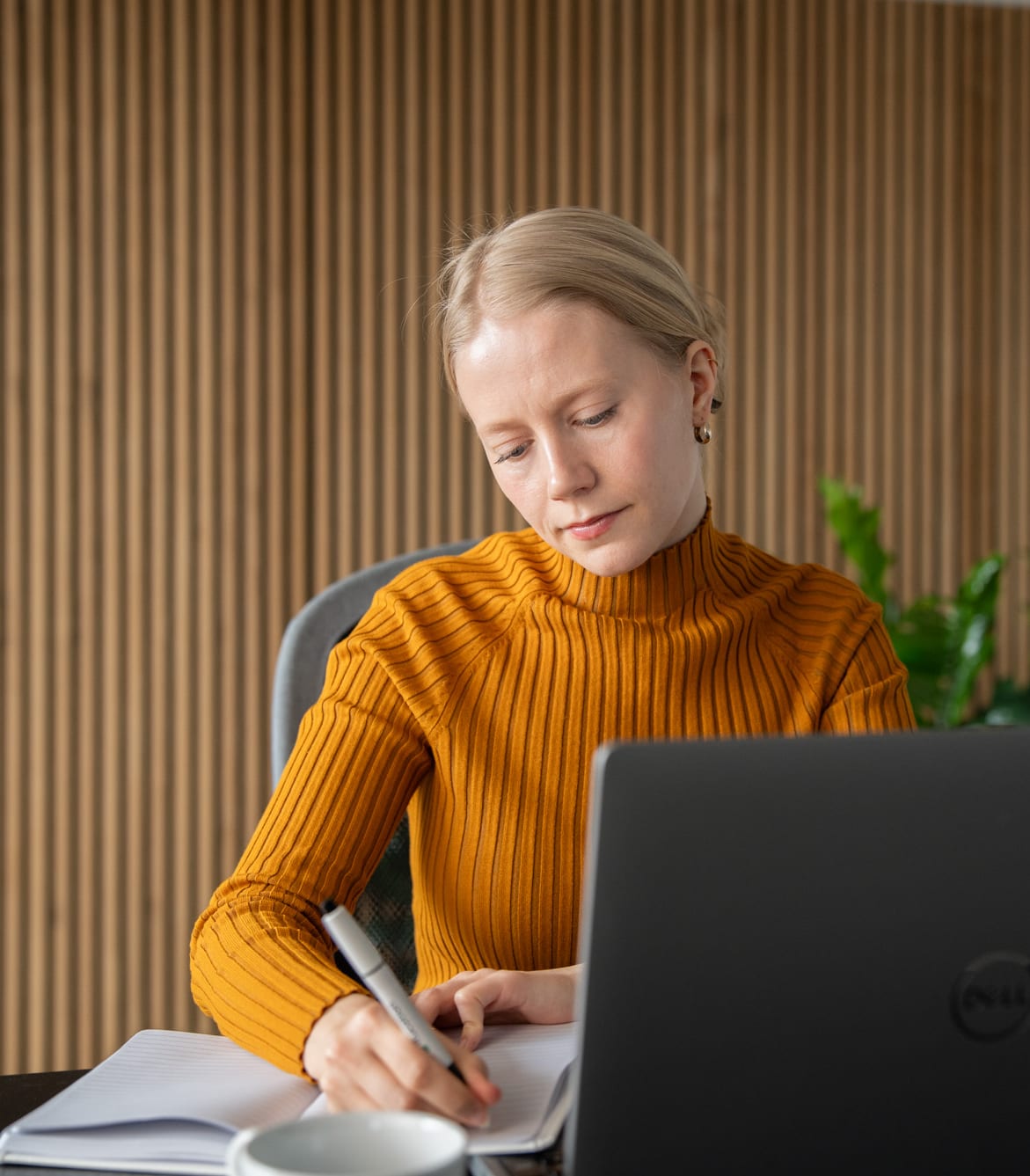 Vediras undervisningslokale indrettet til en hel arbejdsdag
