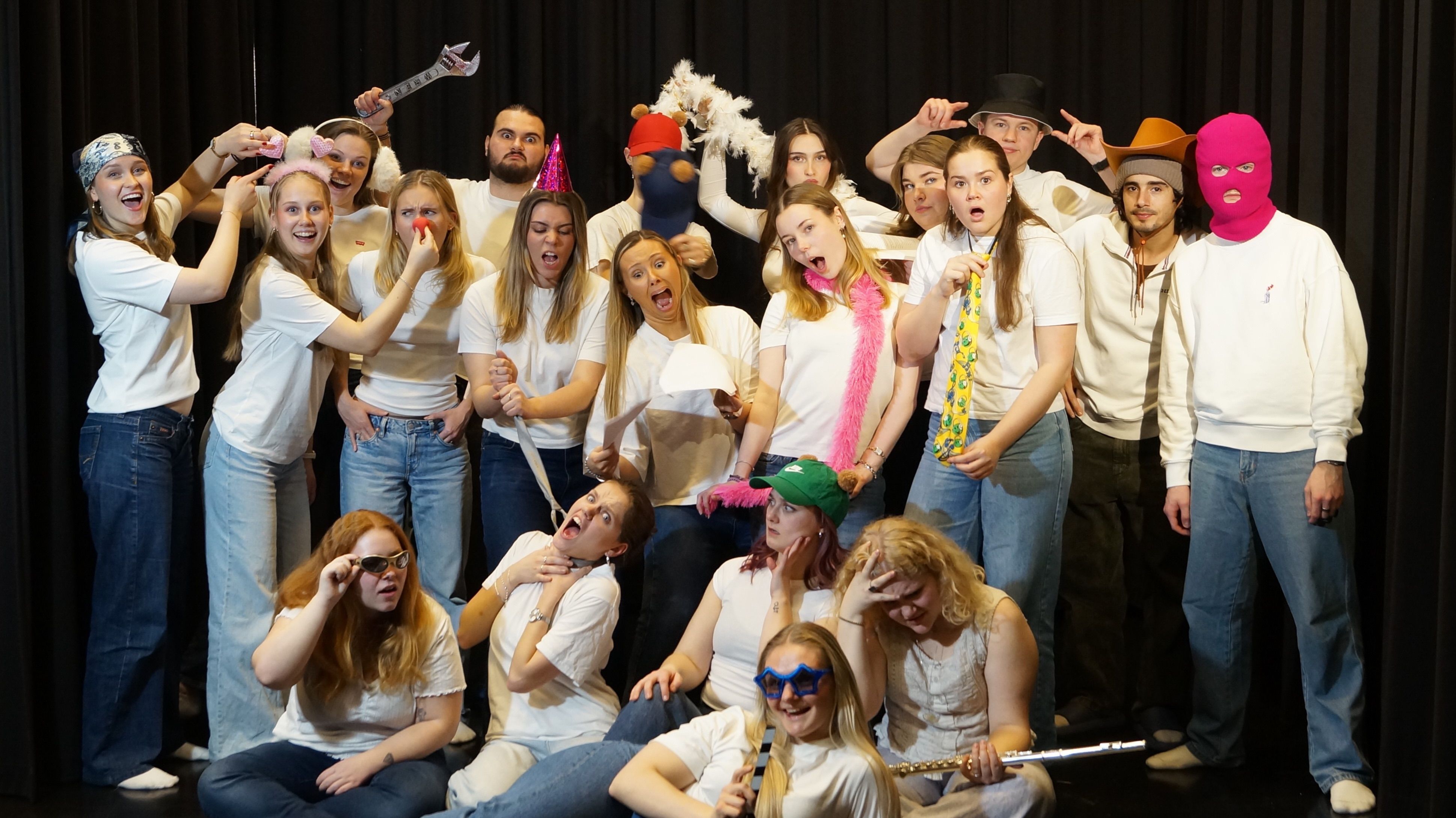 MET-revyens aktører