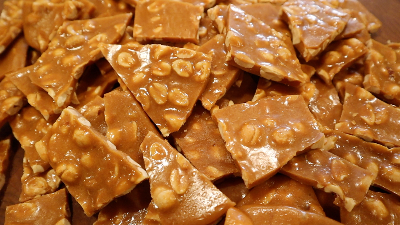 Cover Image for Buttery Peanut Brittle