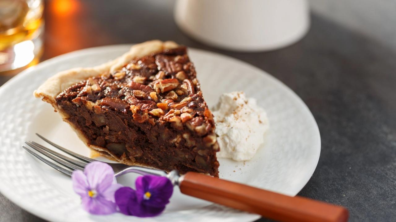 Cover Image for The BEST Pecan Pie