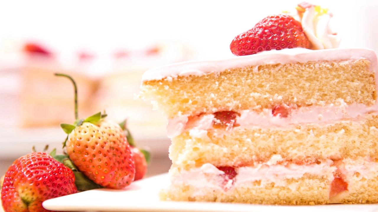 Cover Image for White Cake with Strawberry Frosting