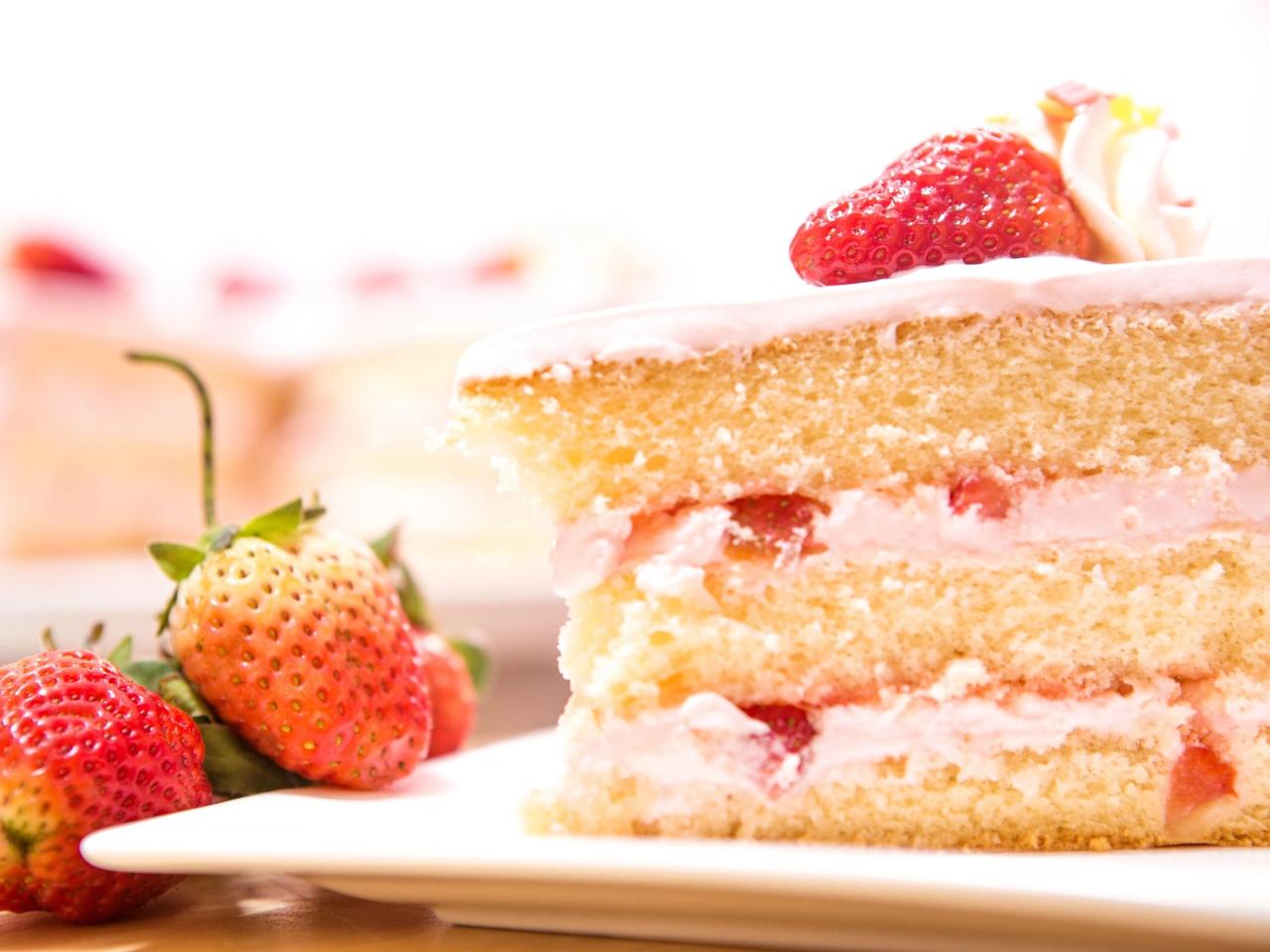 Thumbnail for White Cake with Strawberry Frosting