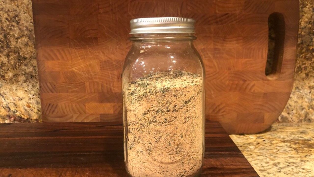 Cover Image for Homemade Garlic Salt