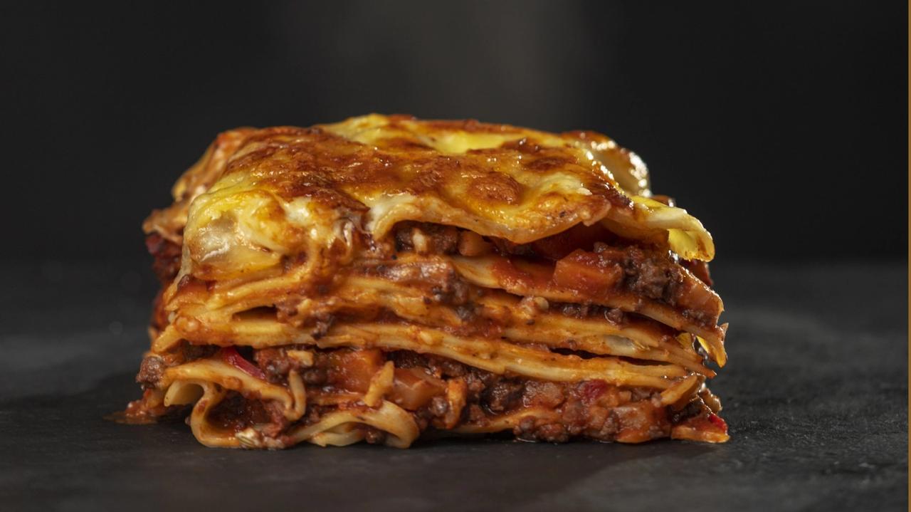Cover Image for Lasagna Bolognese With Bechamel Sauce