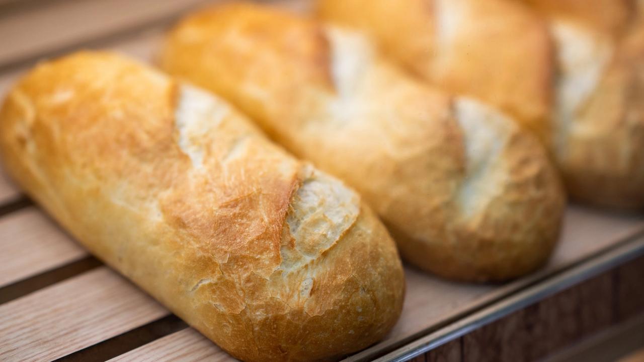 Cover Image for Easy Homemade French Bread