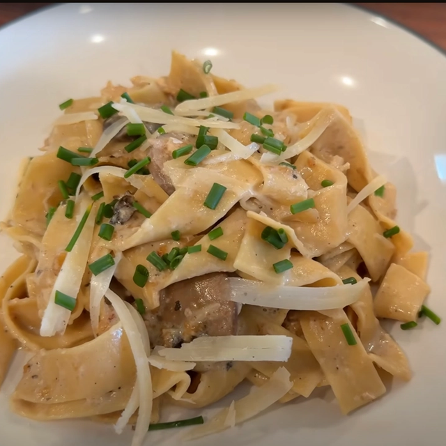 Thumbnail image for Slow Cooker Chicken Tetrazzini