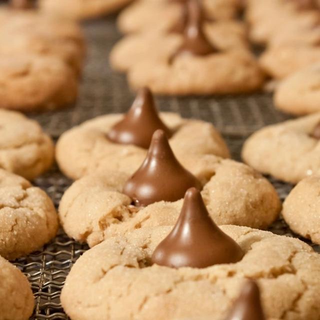 Thumbnail image for Peanut Butter Hershey Kiss Cookies