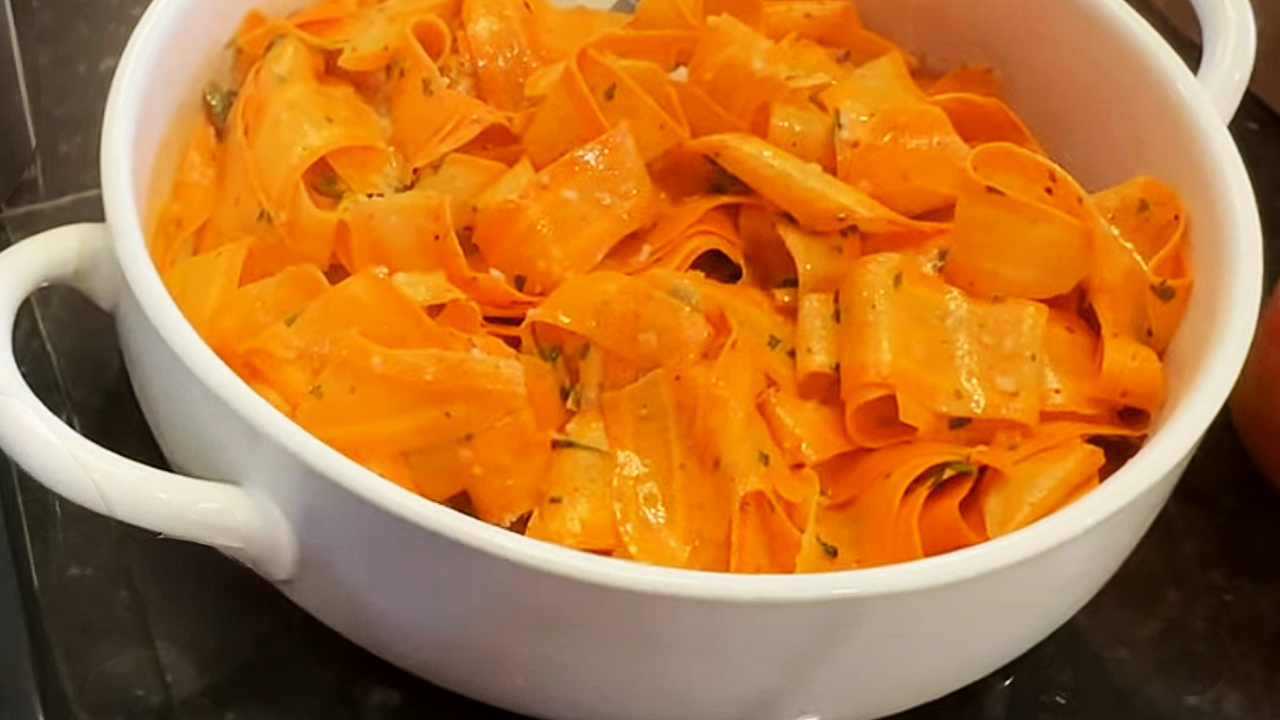 Cover Image for Shredded Carrot Salad with a Yogurt Vignette  