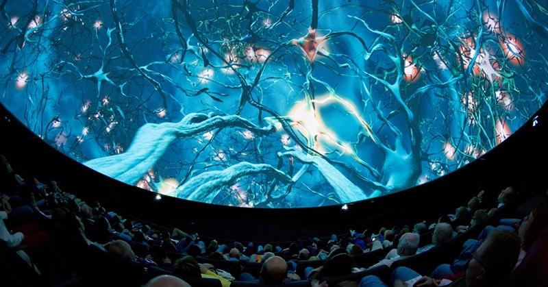 Bild på 360-bioskärm