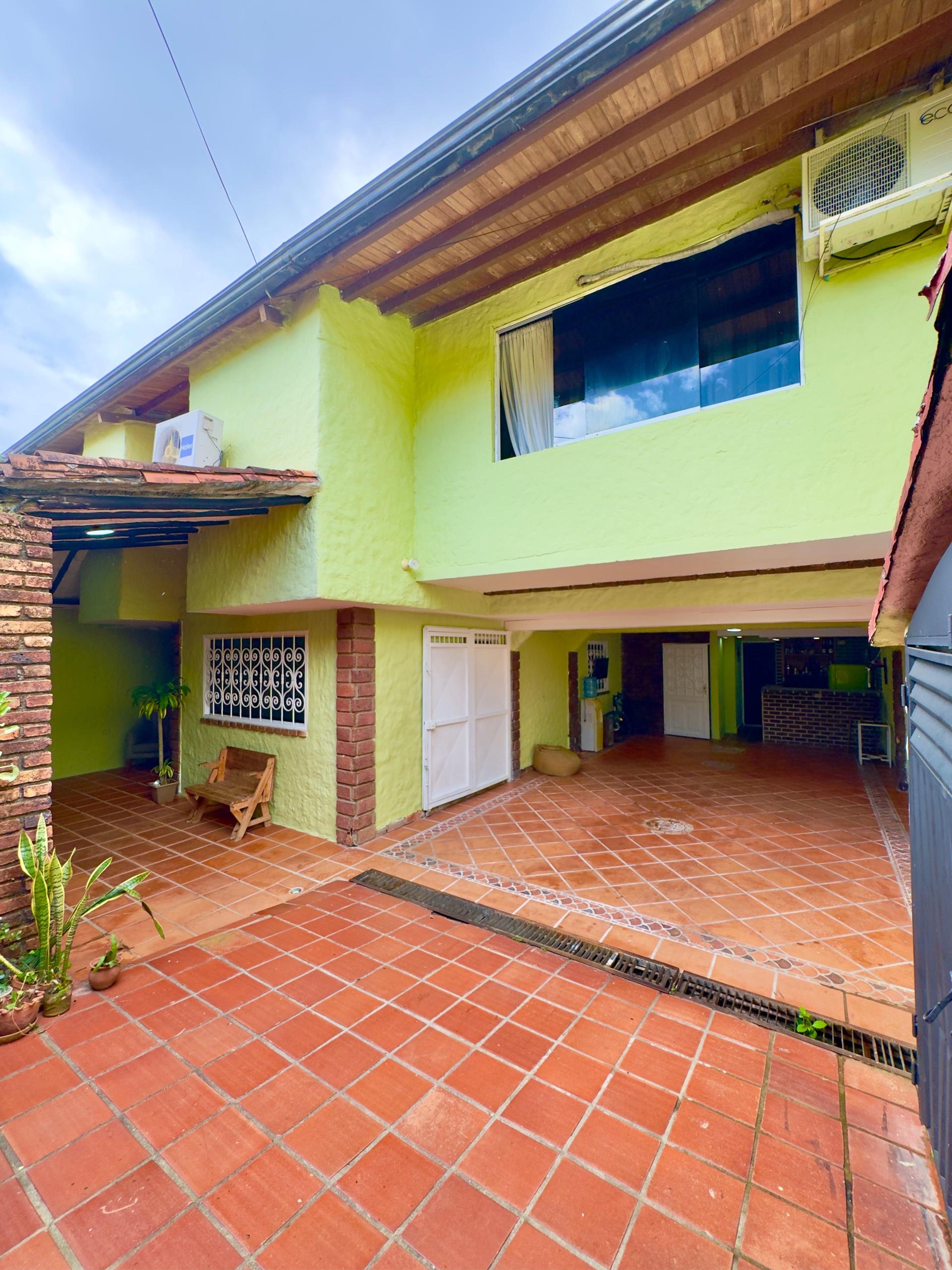Espaciosa residencia de tres niveles equipada en Cumbres Andinas — foto 2