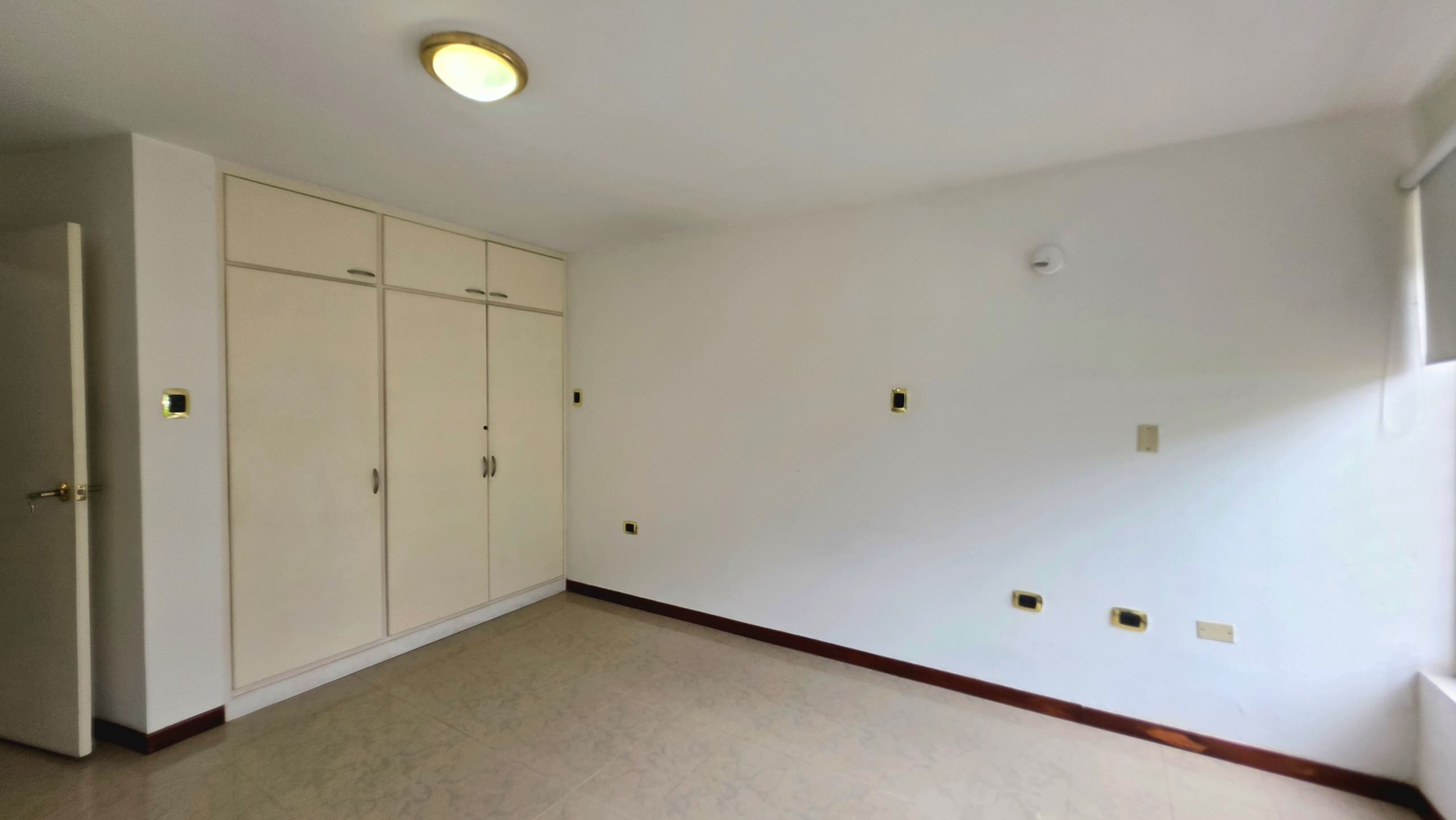 Casa con 4 suites y estudio en la exclusiva Urbanización Valle Arriba — foto 7