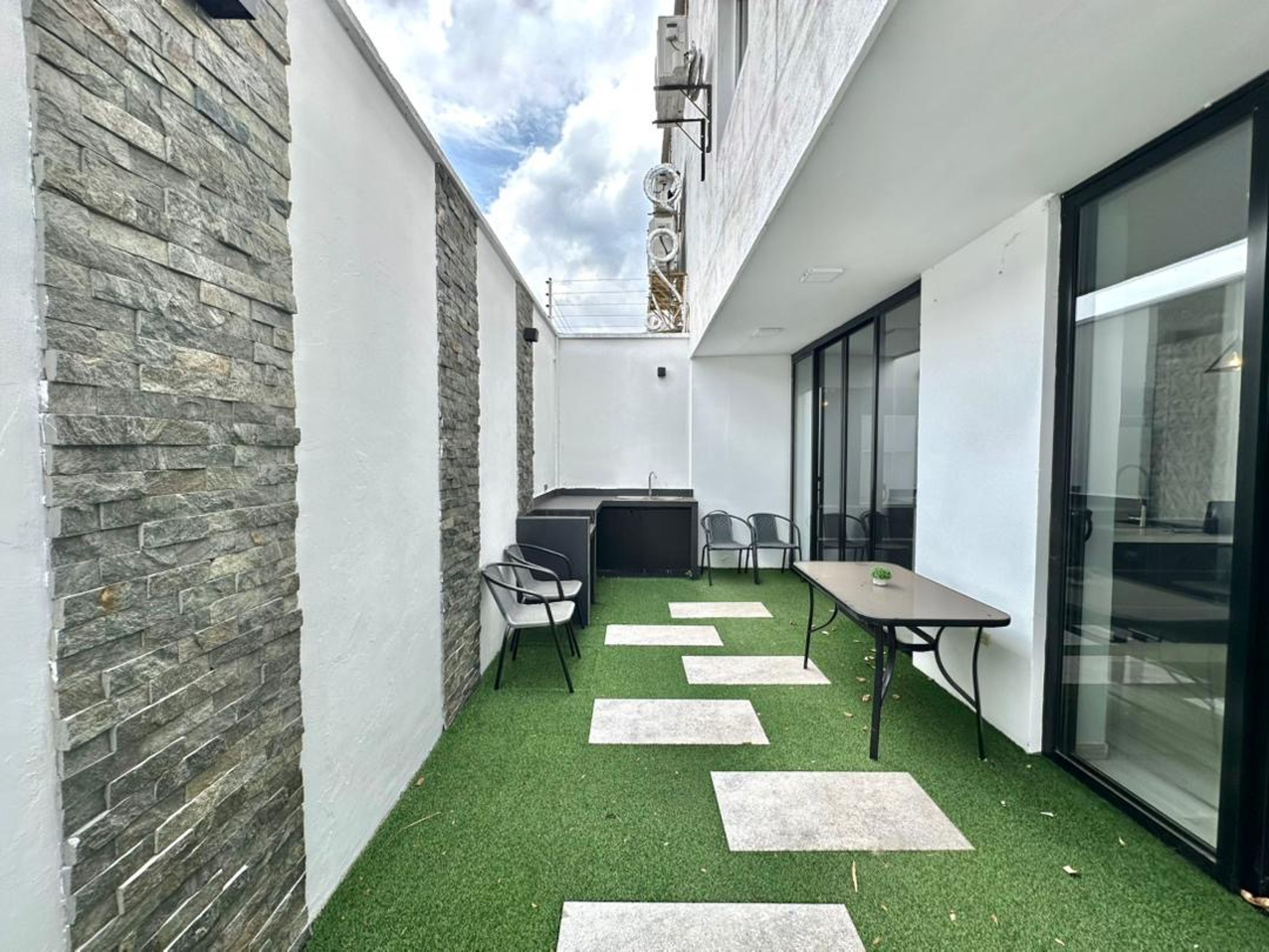 Elegante casa amoblada y equipada en alquiler en Urb. El Solar de La Castellana — foto 11