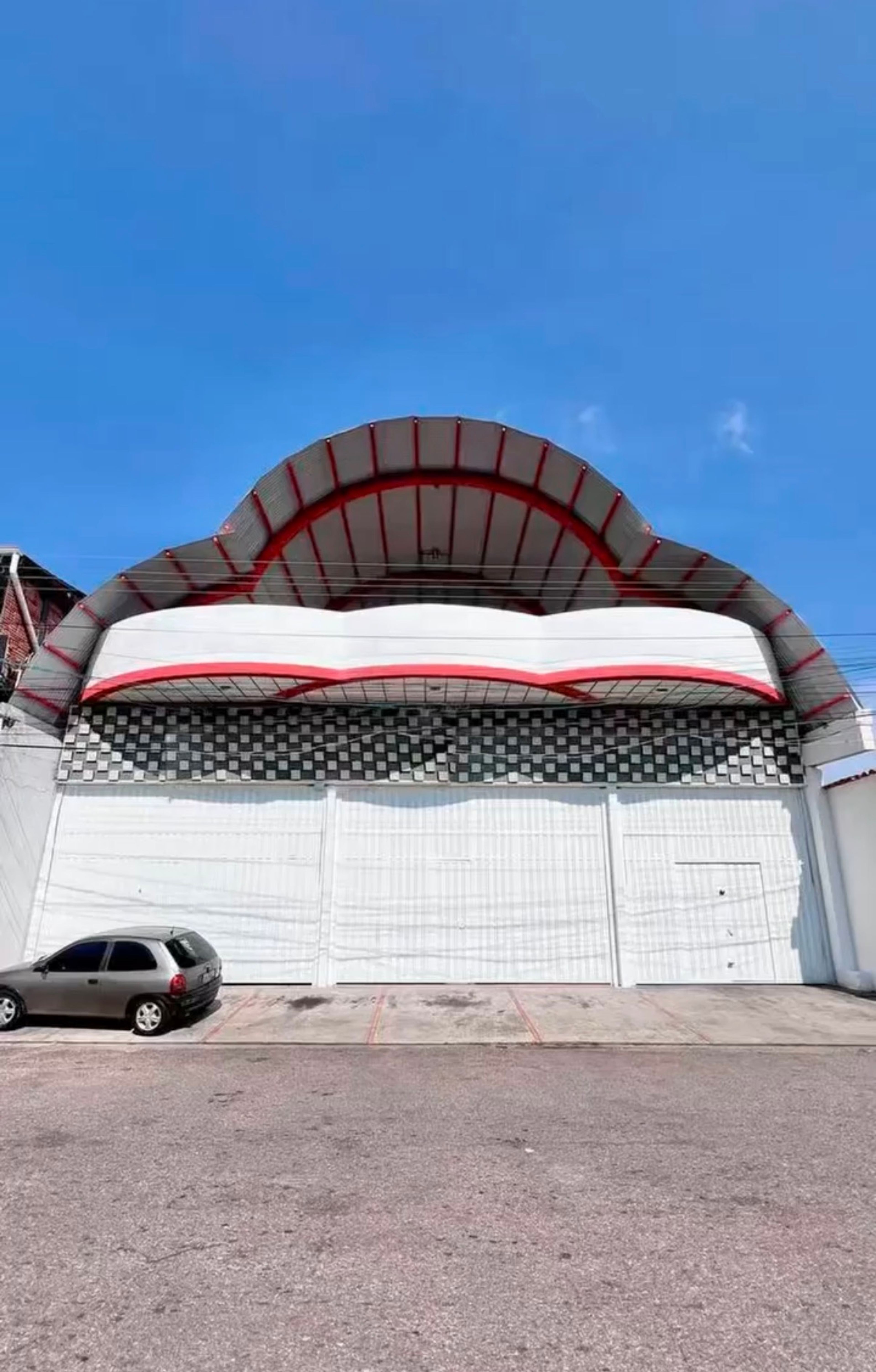 Galpón comercial de 2.263 m² en 3 niveles con transformador propio en La Concordia — foto 1