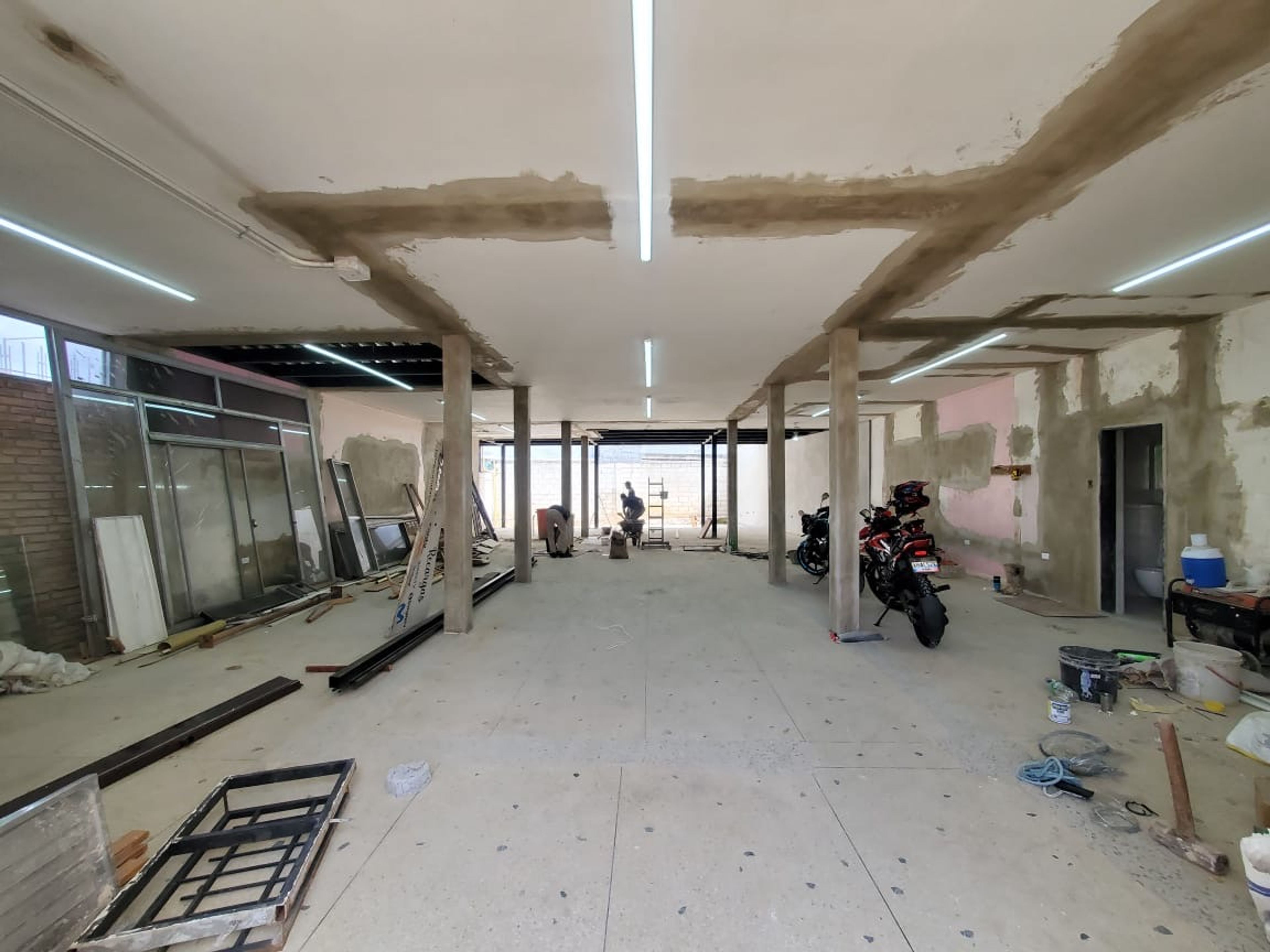 Casa doble propósito de 400 m² en Avenida Ferrero Tamayo para negocio y vivienda — foto 7