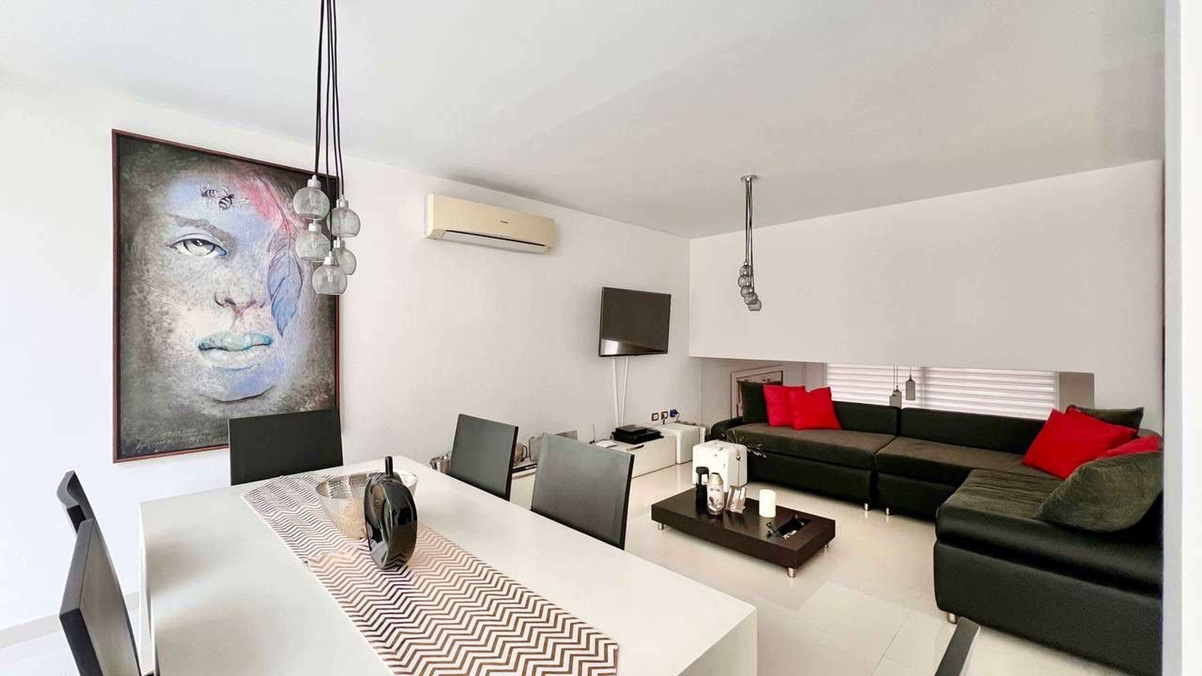 Casa de 500 m² de construcción con patio y área social en zona alta de Colinas de Pirineos — foto 5