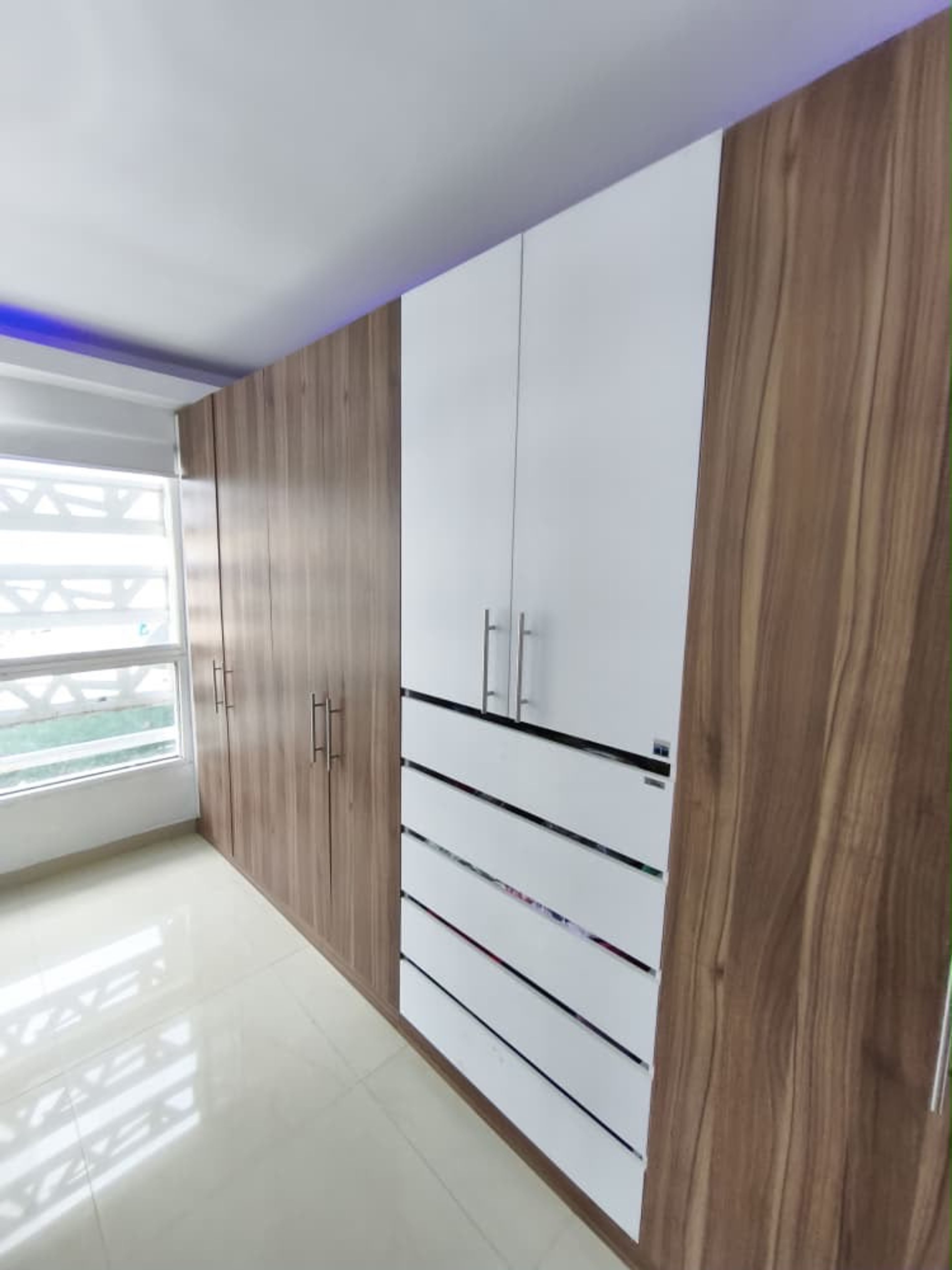 Casa de 3 niveles con doble terraza y vista panorámica en Urb. Villa Granadina — foto 12