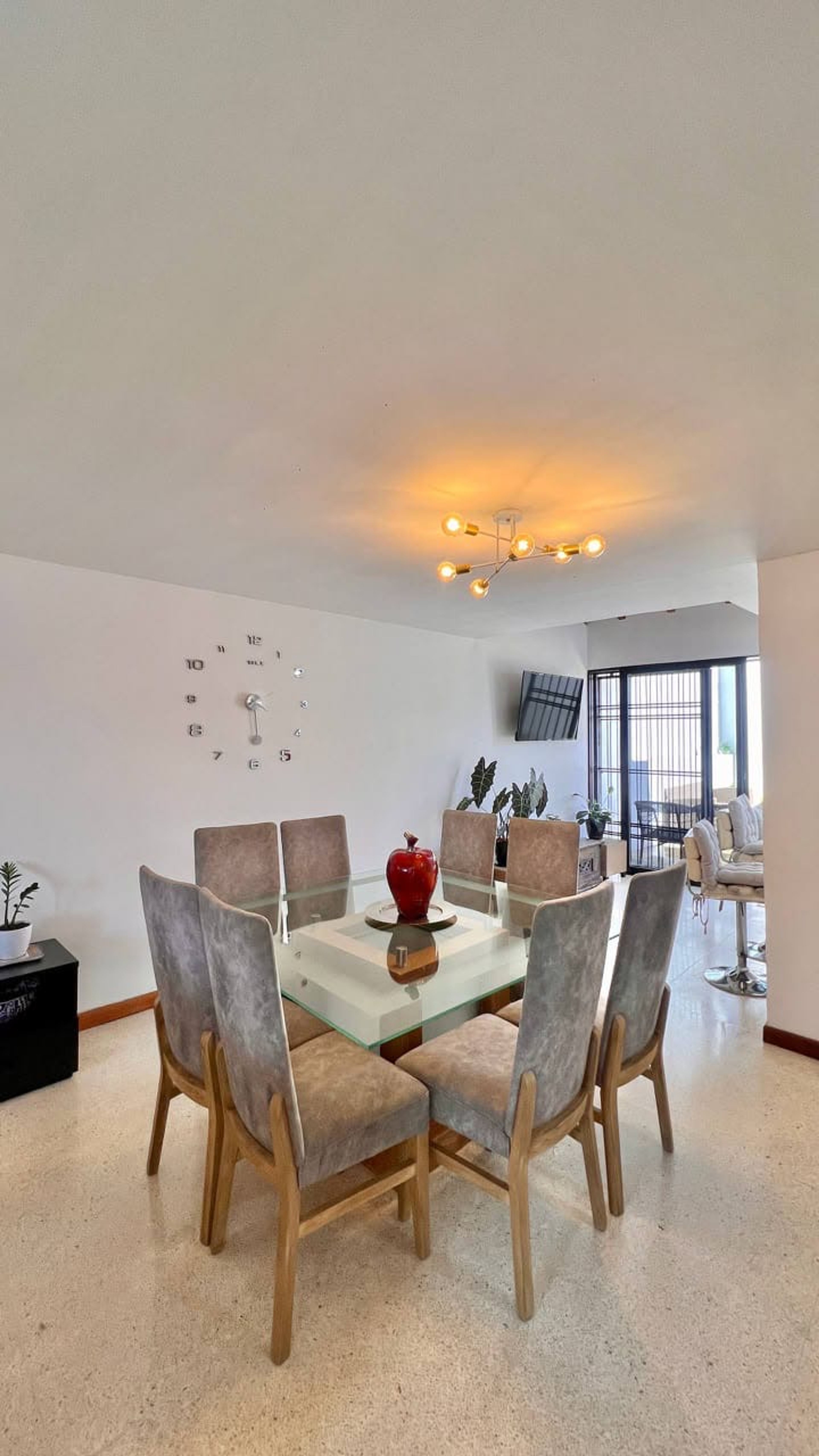 Casa a pie de calle de 247 m² con patio y doble acceso en Polígono de Tiro — foto 8