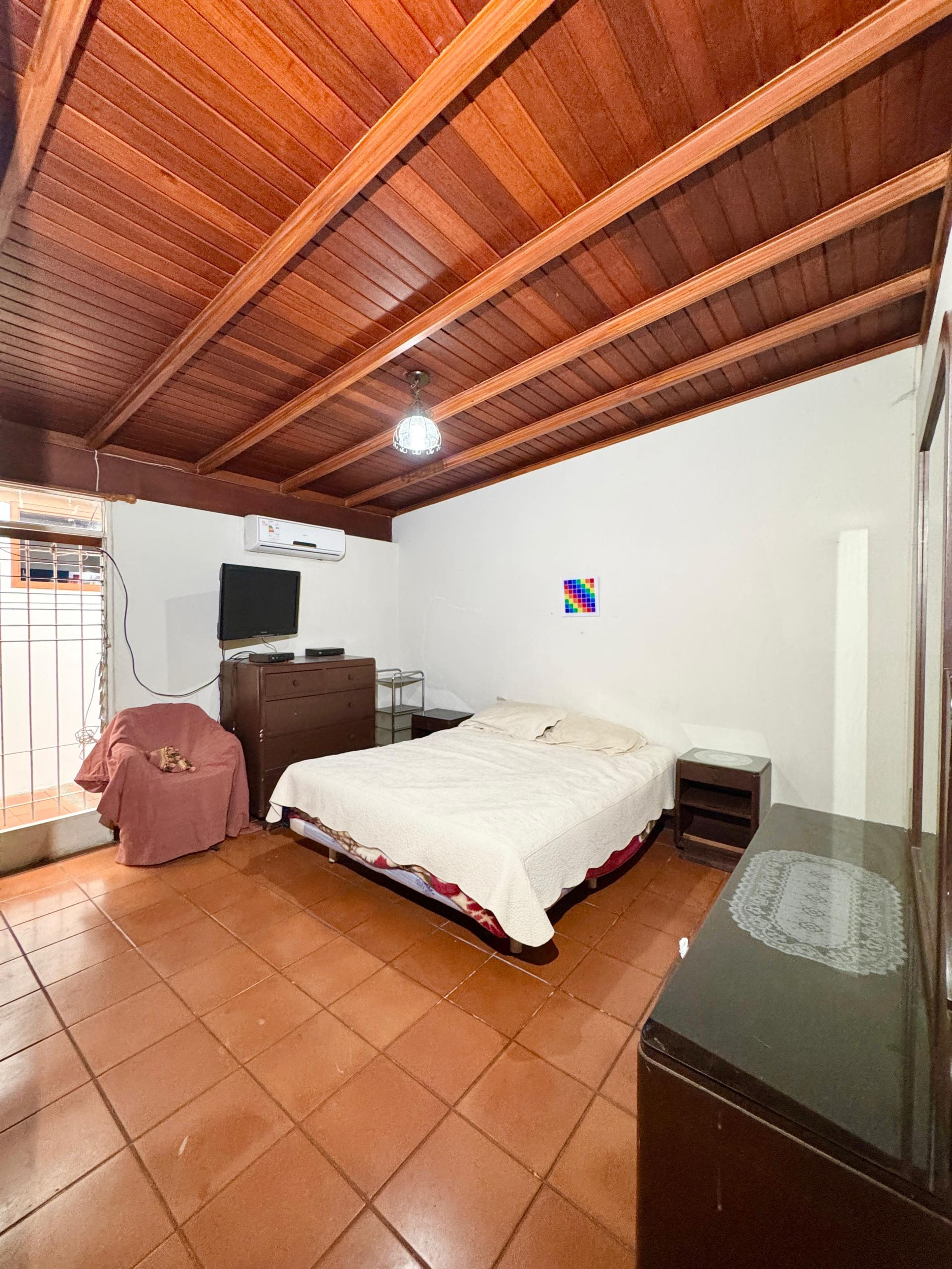 Casa de un solo nivel con amplios jardines y terraza en la Avenida Carabobo — foto 12
