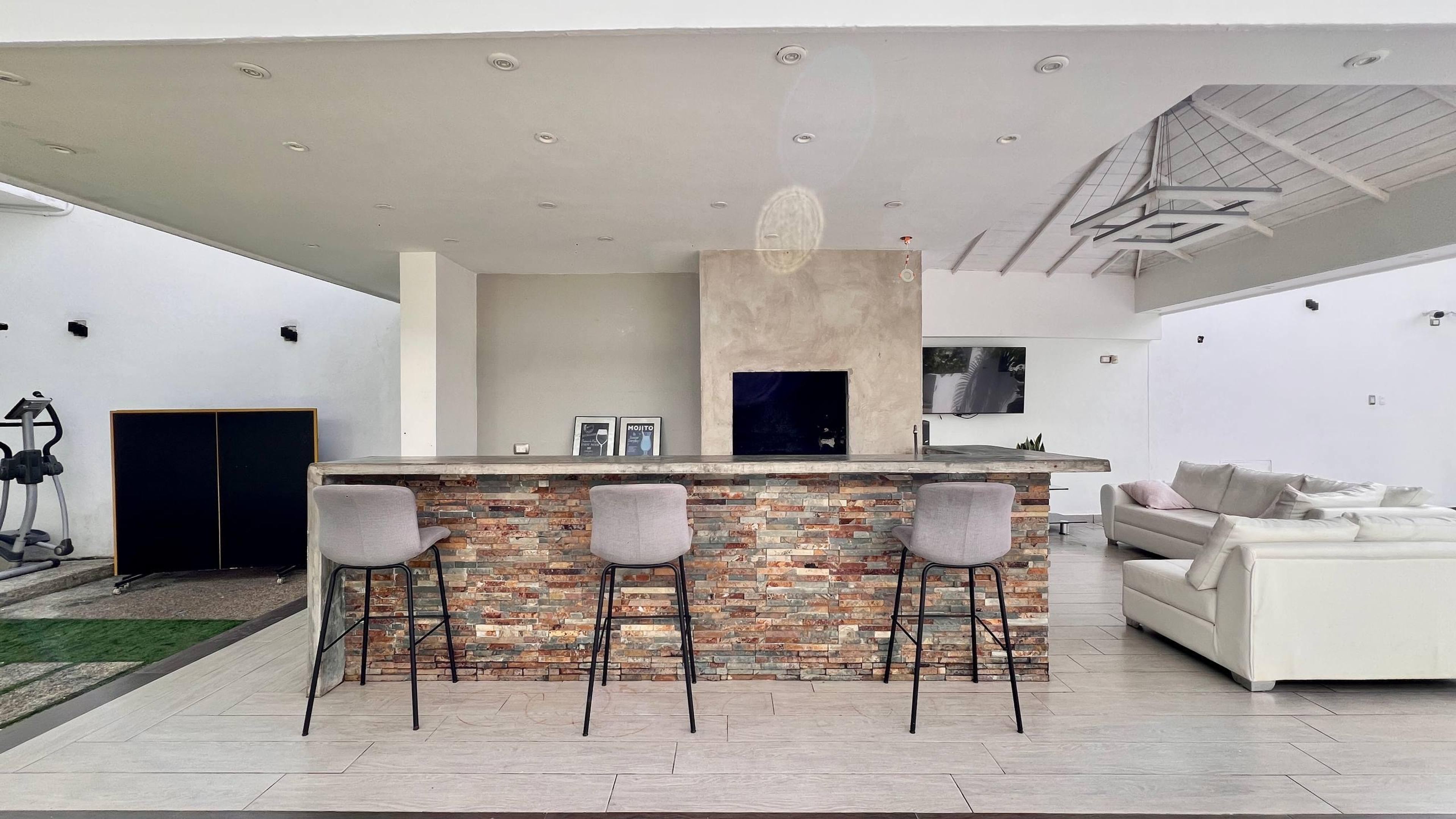 Casa moderna de 472 m² con piscina infinita y vista panorámica — foto 16