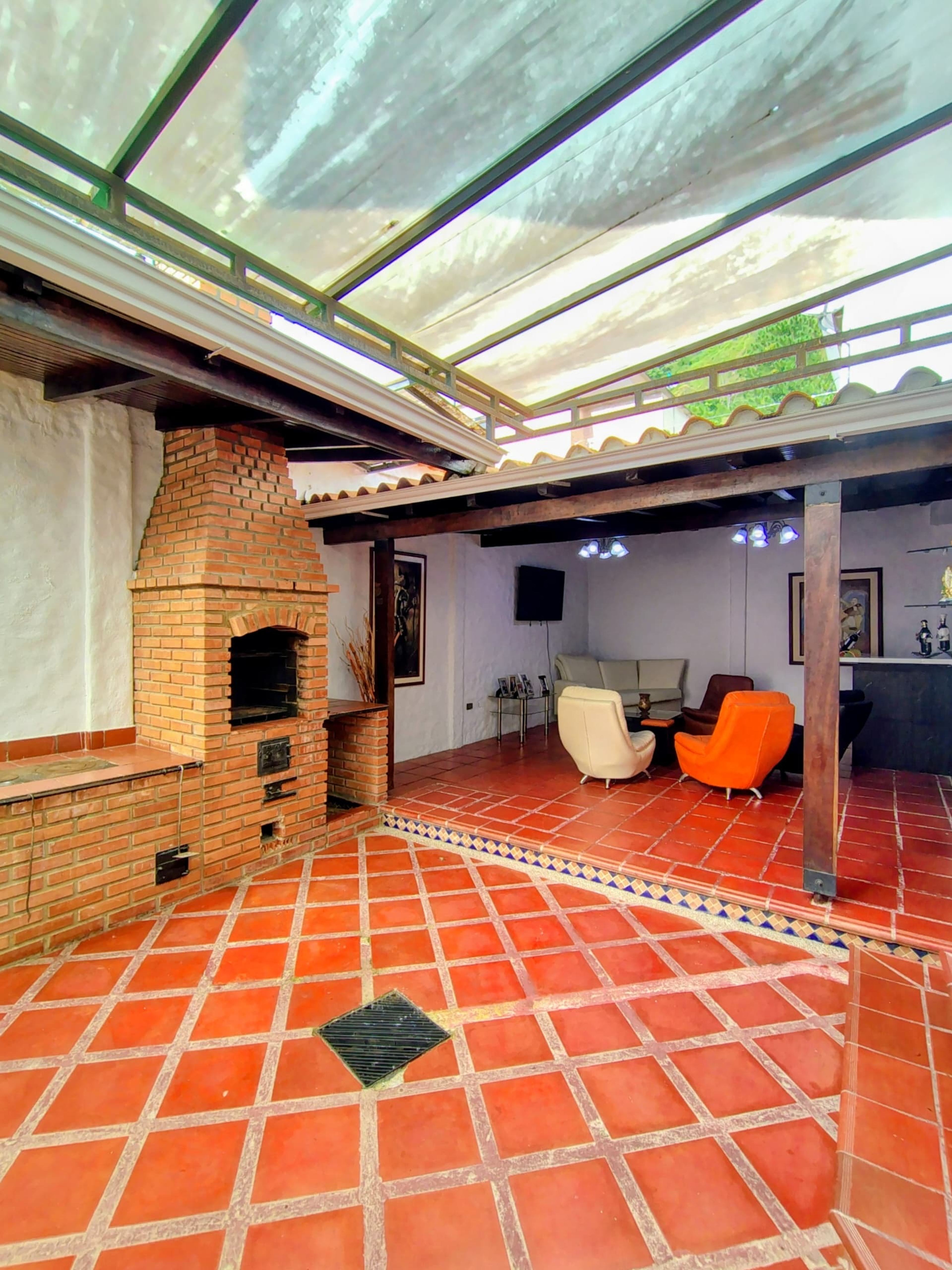 Casa esquinera en Urbanización Colinas de Pirineos — foto 9